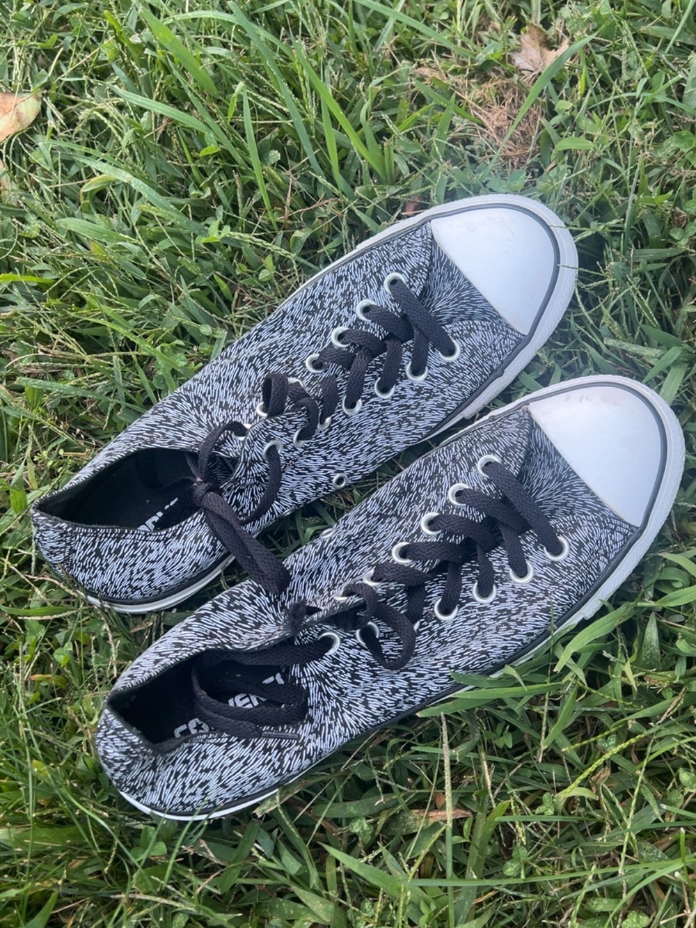 Converse Black & White Patterned Lace-Up Women's Sneakers